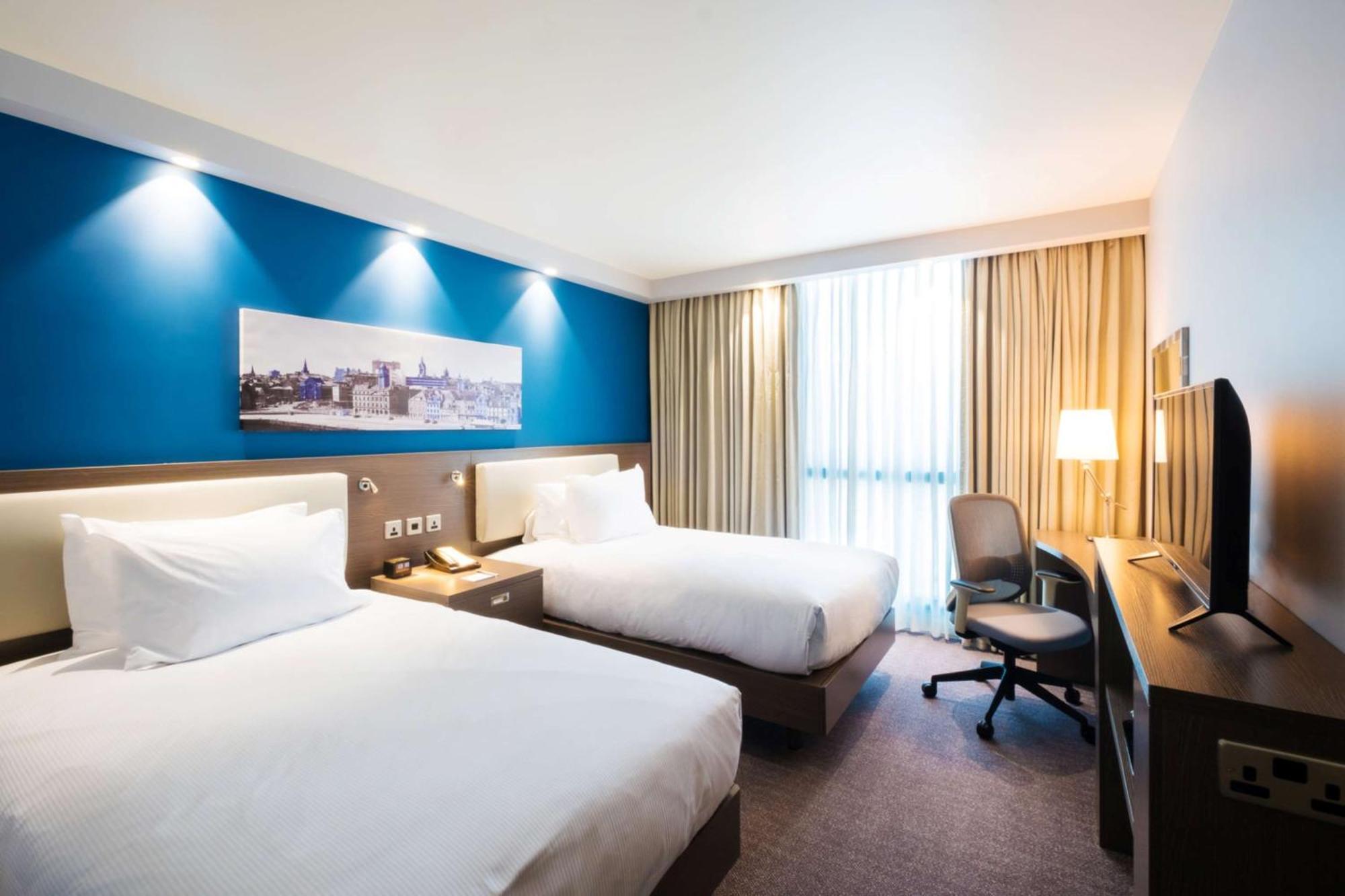 Hampton By Hilton Hamilton Park Hotel Ngoại thất bức ảnh