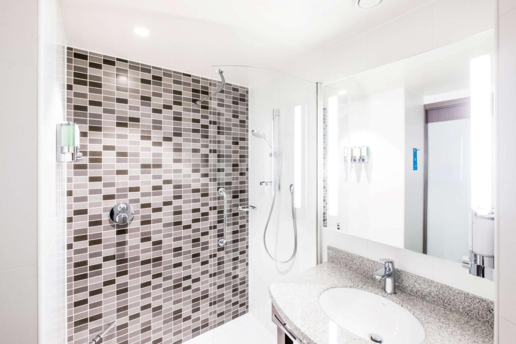 Hampton By Hilton Hamilton Park Hotel Ngoại thất bức ảnh