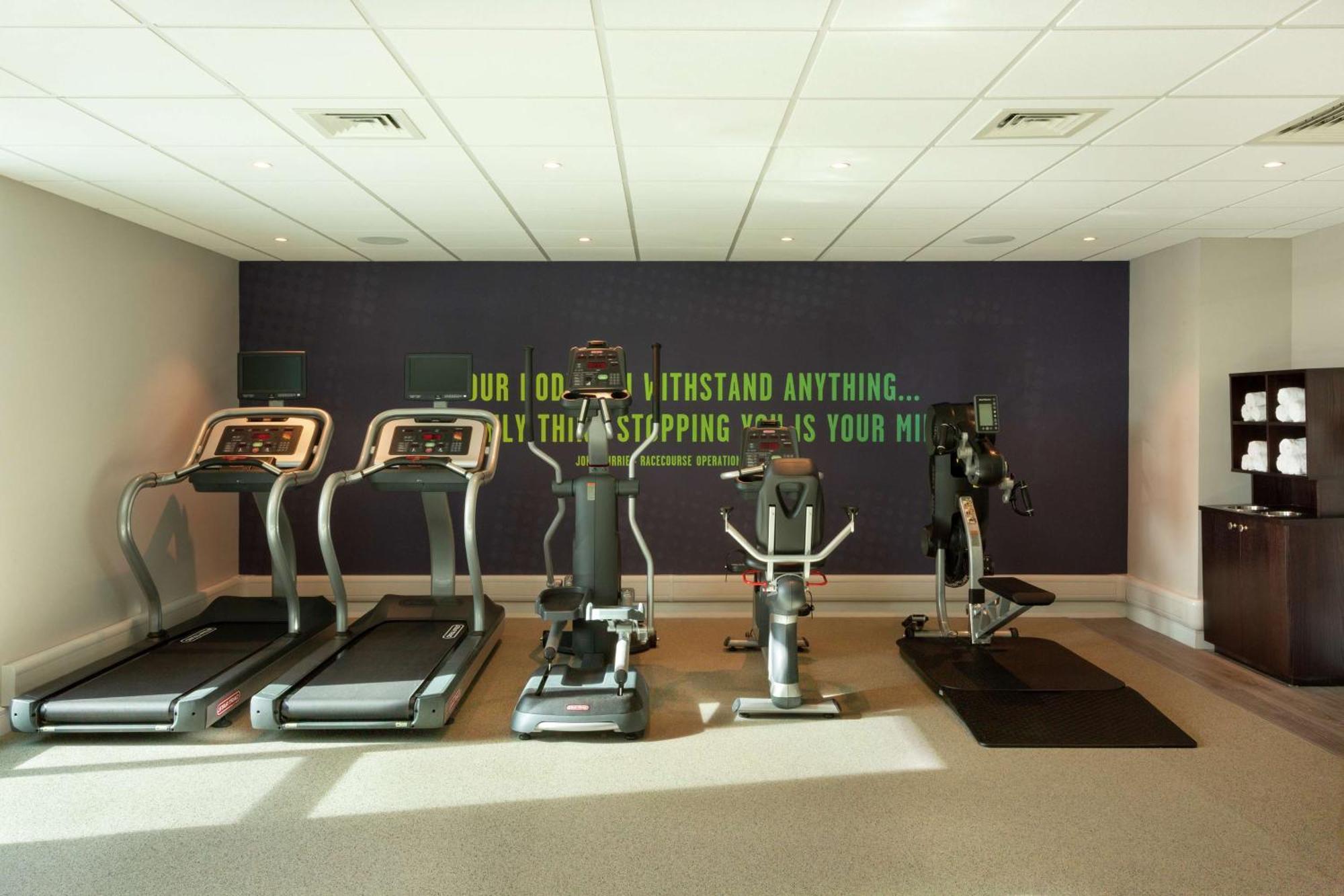 Hampton By Hilton Hamilton Park Hotel Ngoại thất bức ảnh