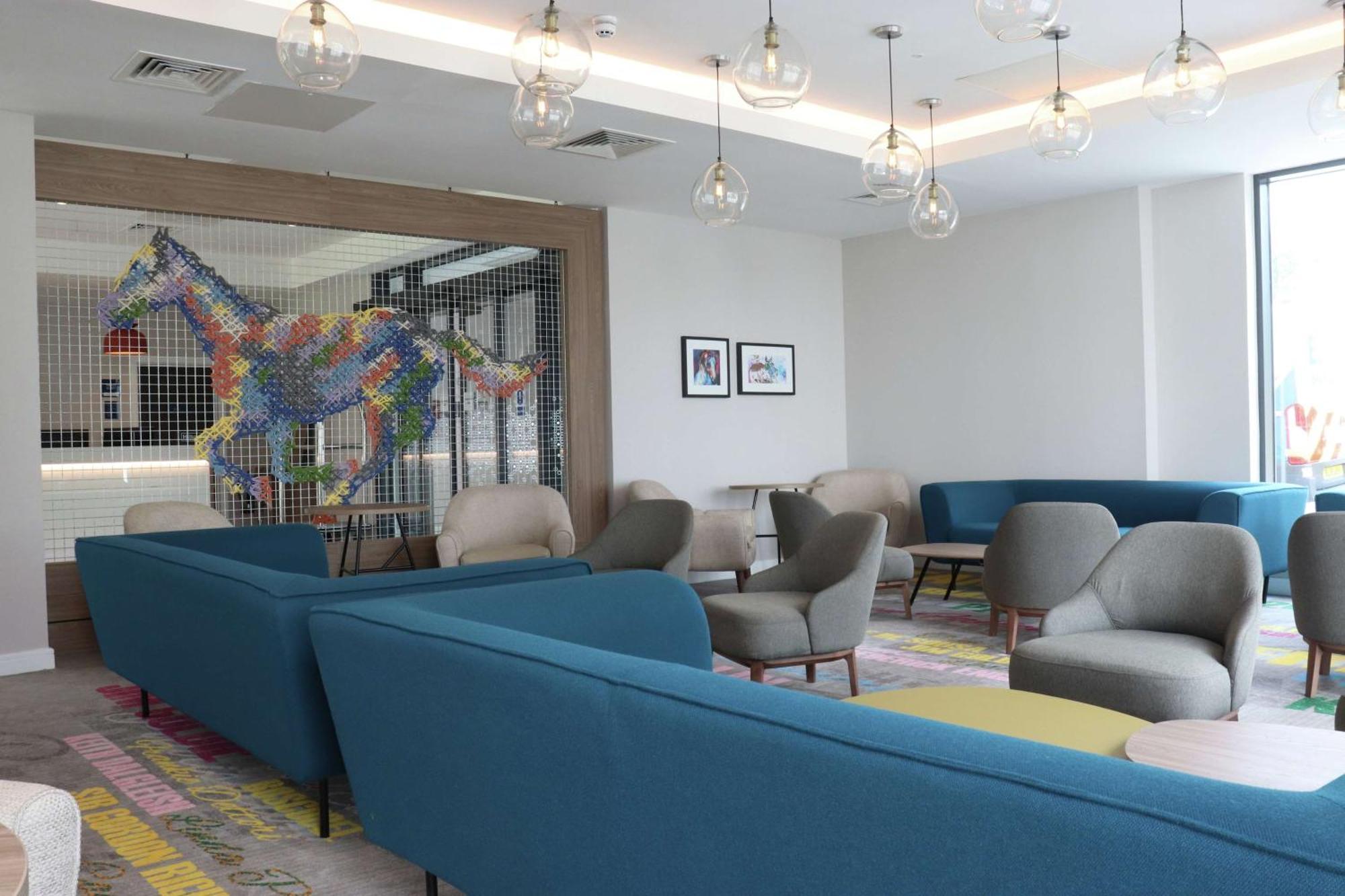 Hampton By Hilton Hamilton Park Hotel Ngoại thất bức ảnh